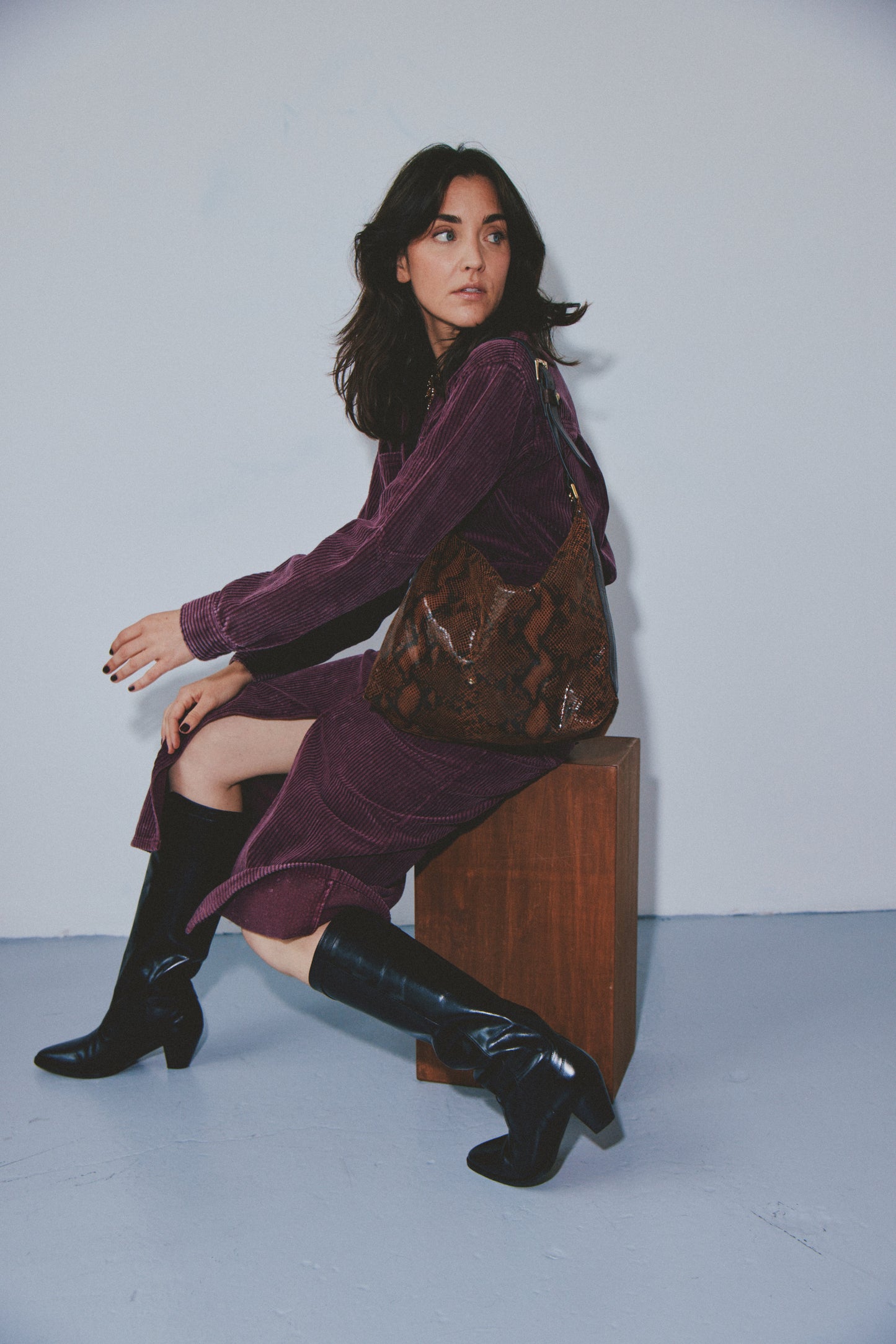 THE VELVET FRED - SMOKY EBONY 