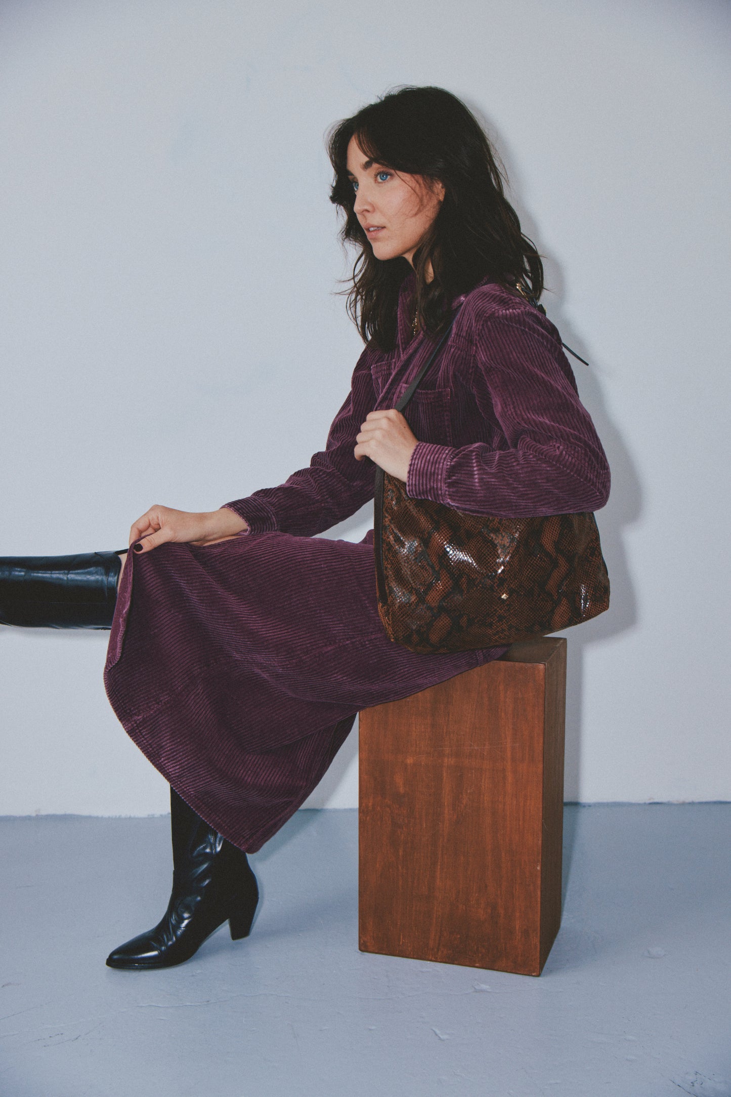 THE VELVET FRED - SMOKY EBONY 
