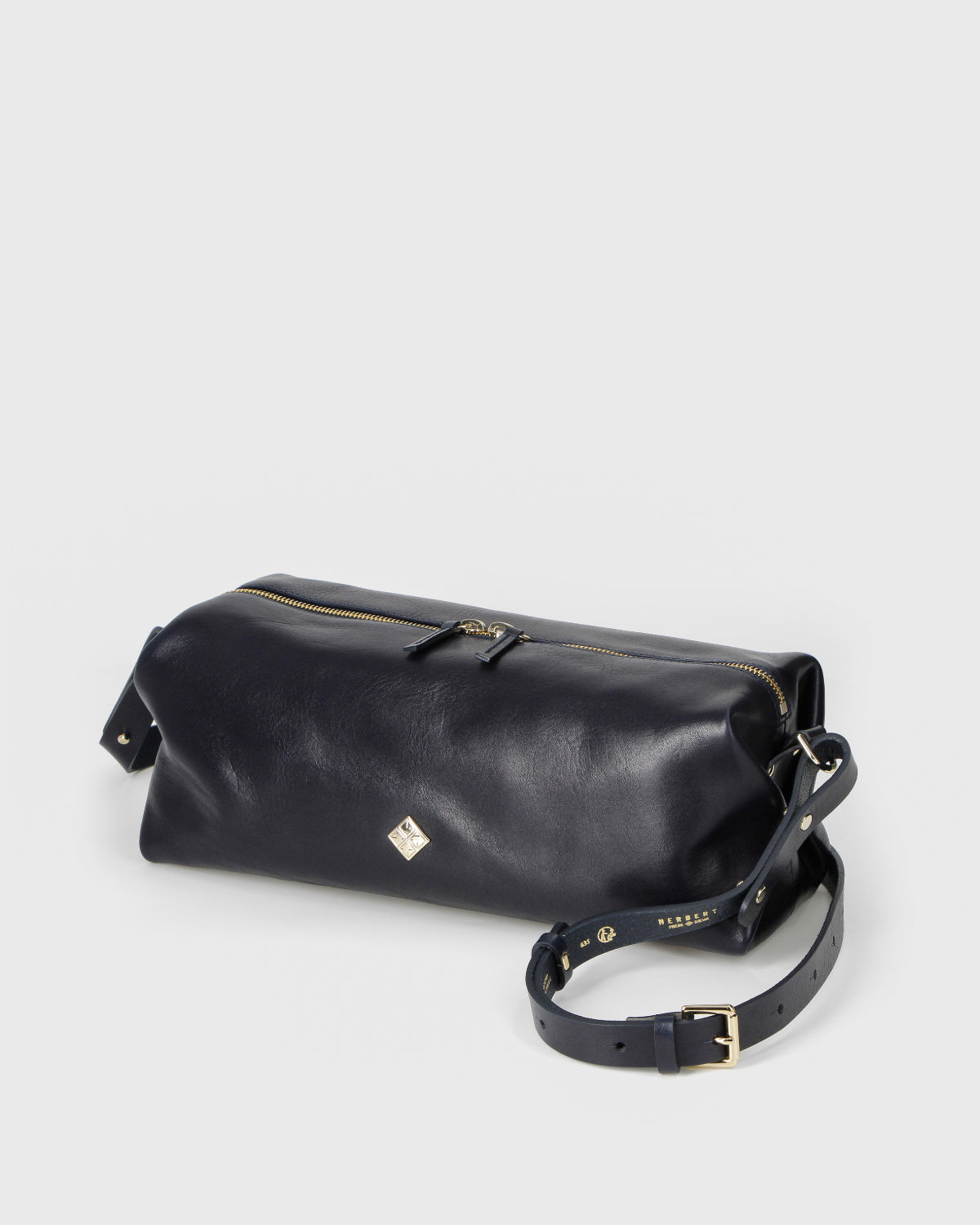 LE SOHNA signature - MARINE